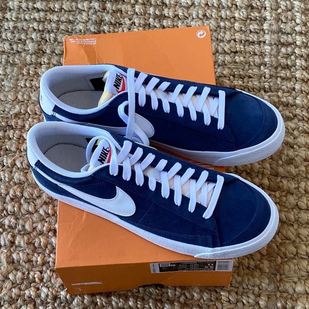 Nike BLAZER LOW 77 SUEDE. SIZE: 9.5